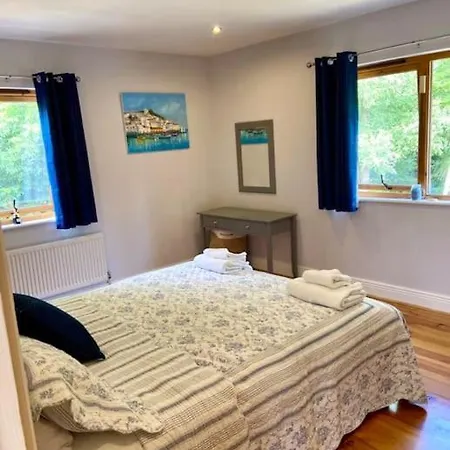 Сasa de vacaciones Beautiful Riverside Retreat In Blackwater, Wexford Blackwater