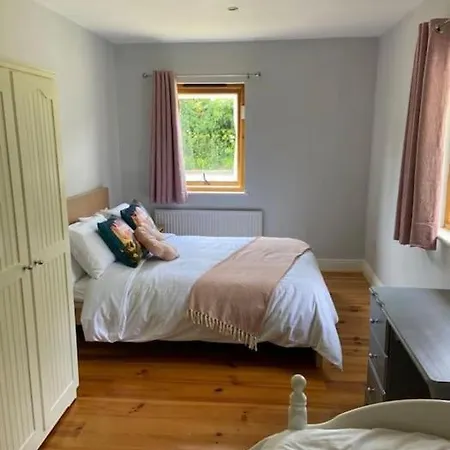 Vakantiehuis Beautiful Riverside Retreat In Blackwater, Wexford *